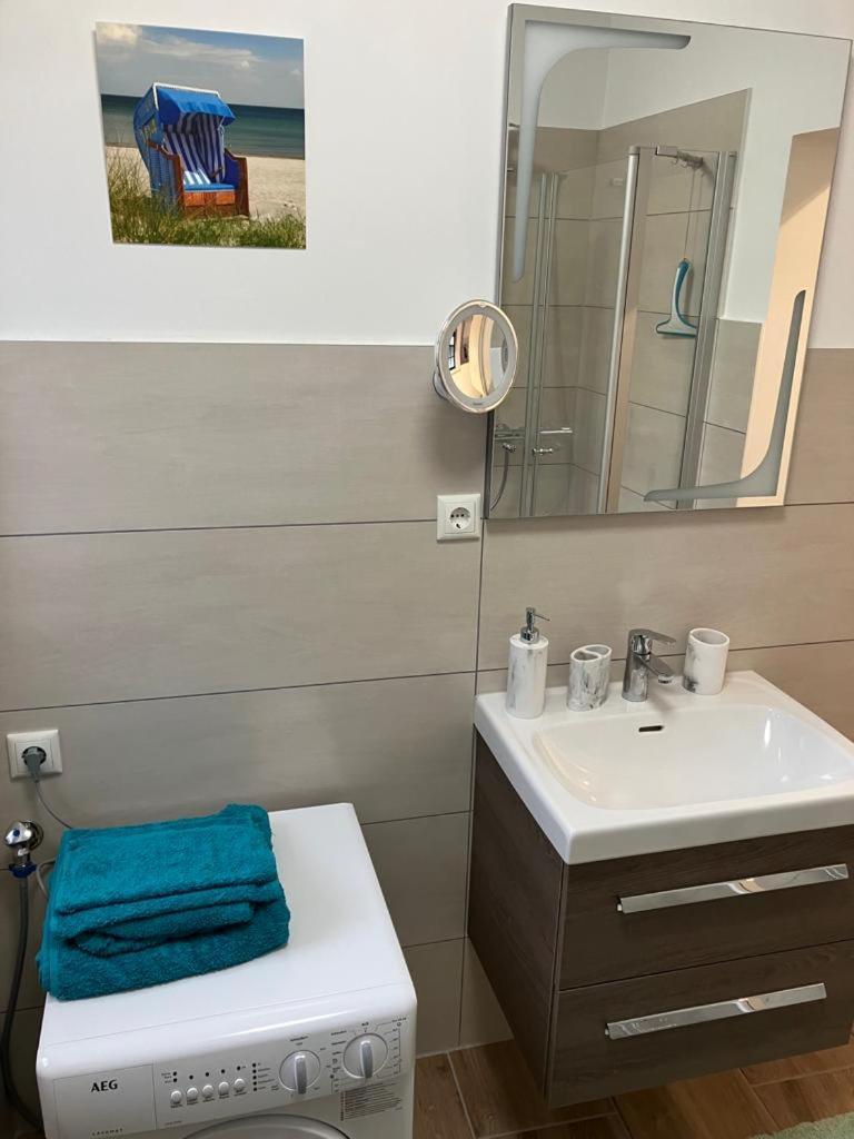Grosse 4 Sterne Ferienwohnung Beim Boddenstrand Sundhagen-Niederhof Esterno foto